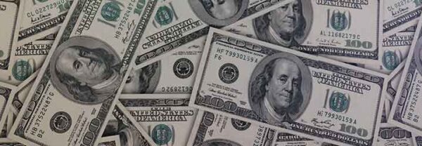 Is $32,000 a Good Salary for a Single Person? - Image of 100 dollar bills